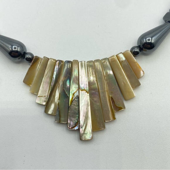 Hematite Abalone Shell Memory Wire Choker Necklace Iridescent Graduated Panel - Picture 8 of 8